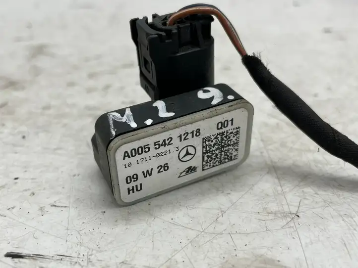 Mercedes-Benz ML W164 (2005 - 2011) A0055421218 Датчик удара SRS — фото 2