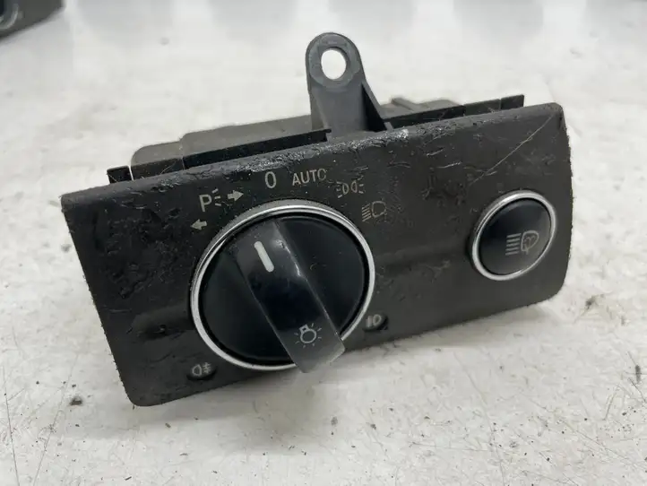 Mercedes-Benz E W211 (2002 - 2009) 2115450104 Включатель фонарей — фото 1