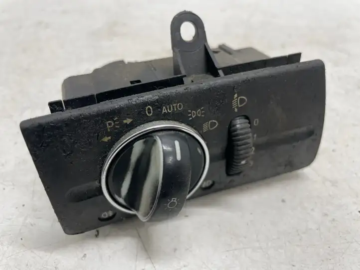 Mercedes-Benz E W211 (2002 - 2009) 2115450304 Включатель фонарей — фото 1