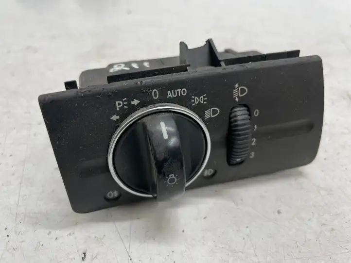 Mercedes-Benz E W211 (2002 - 2009) 2115450304 Включатель фонарей — фото 1
