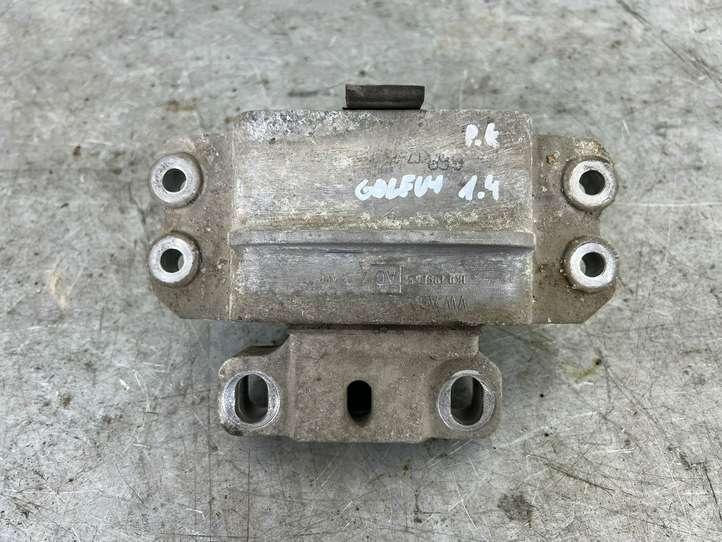 Volkswagen Golf Plus (2004 - 2008)  1K0199555AC Подушка двигателя