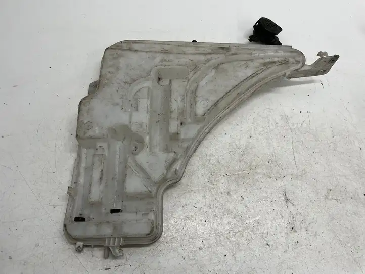 BMW 1 F20 F21 (2011 - 2019) 7241673 Бачок омывателя стекла — фото 2