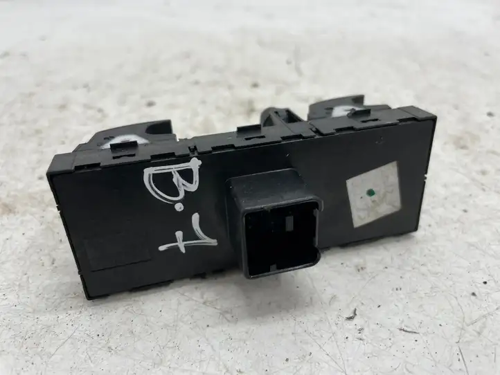 Volkswagen PASSAT B7 (2011 - 2014) 1K4959857B Кнопка стеклоподъемников — фото 2
