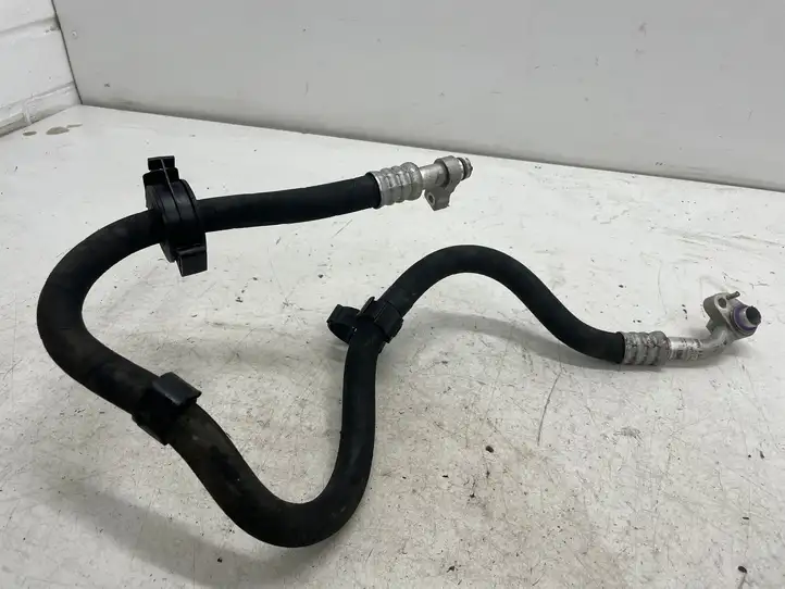 BMW 1 F20 F21 (2011 - 2019) 9337134 Трубки и шланги кондиционера — фото 1