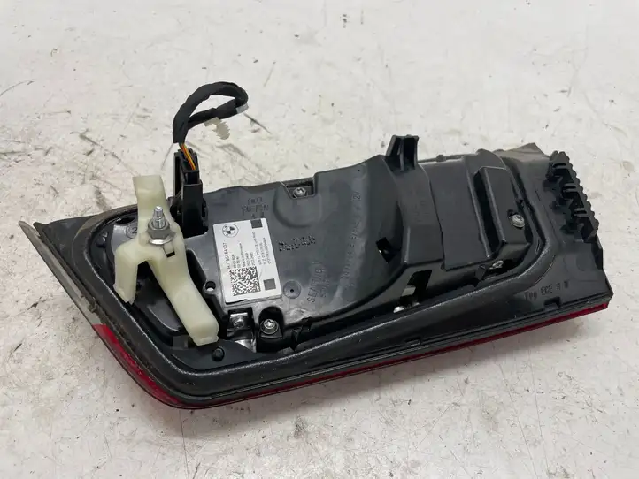 BMW 3 G20 G21 (2019 - ) H7795584107 Задний фонарь в крышке багажника — фото 2
