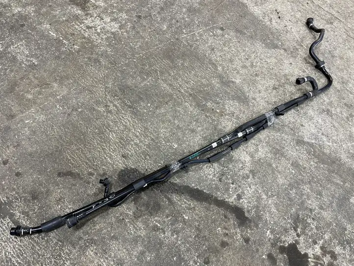 BMW 3 F30 F35 F31 (2012 - 2018) 8616131 Шланги системы охлаждения — фото 1