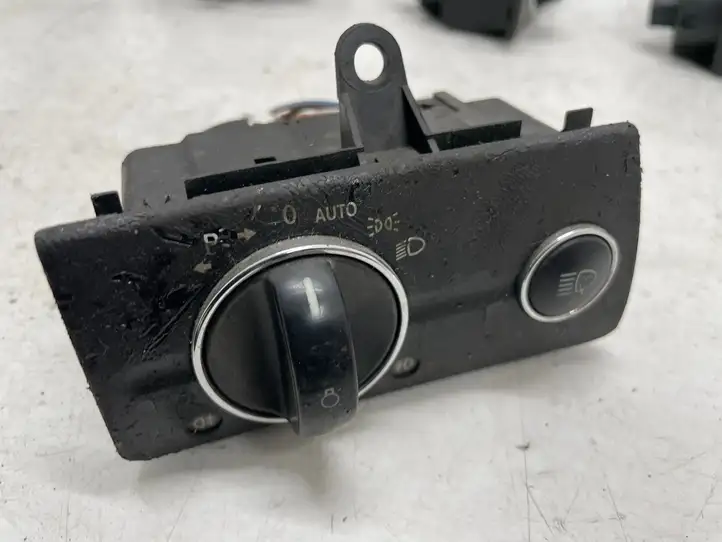 Mercedes-Benz E W211 (2002 - 2009) 2115450104 Включатель фонарей — фото 1