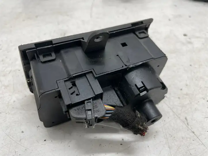 Mercedes-Benz E W211 (2002 - 2009) 2115450304 Включатель фонарей — фото 2