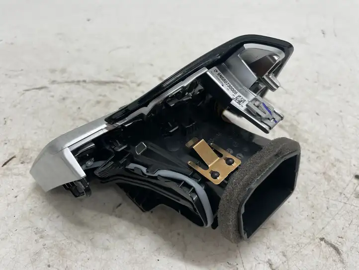 BMW 3 G20 G21 (2019 - ) 6848619 Воздушная решетка панели — фото 3