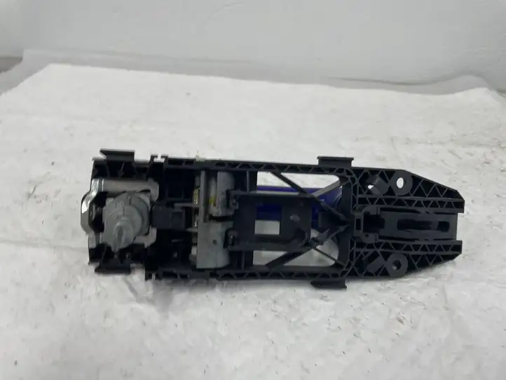 Volkswagen Golf VII (2013 - 2019) 5N0837885H Наружная ручка двери — фото 2