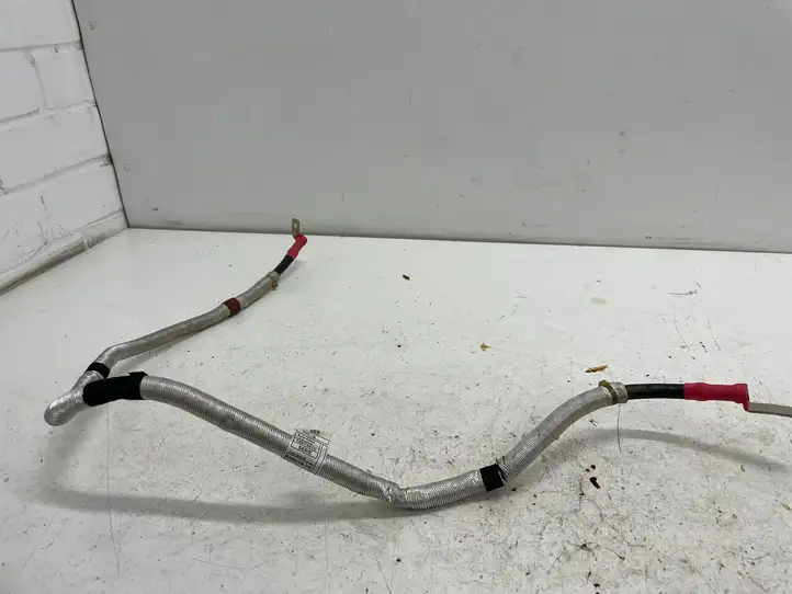 BMW 3 G20 G21 (2019 - ) 8485064 Плюсовой провод аккумулятора — фото 2