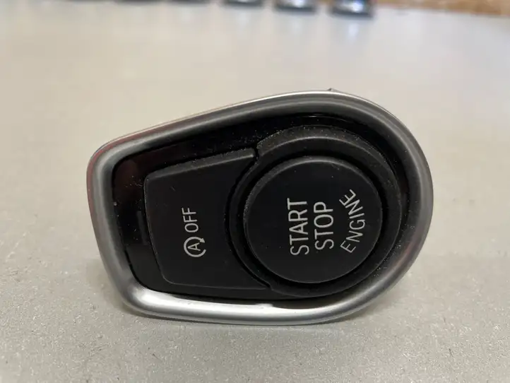 BMW 3 F30 F35 F31 (2012 - 2018) 925073402 Включатель зажигания и стартера — фото 1