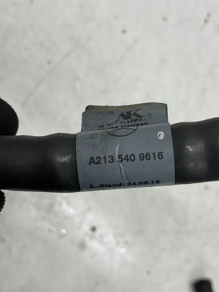 Mercedes-Benz E W213 (2016 - ) A2135409616 Плюсовой провод аккумулятора — фото 3