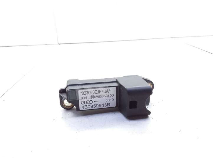 Audi A6 (2001 - 2004)  4B0959643B Датчик удара надувных подушек