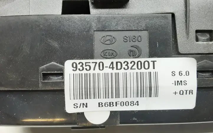 Kia Carnival (2006 - 2014) 935704D3200T Кнопка стеклоподъемников — фото 2