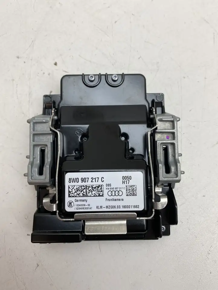 Audi A4 S4 B9 (2015 - 2019) 8W0907217C Камера в лобовом стекле — фото 2