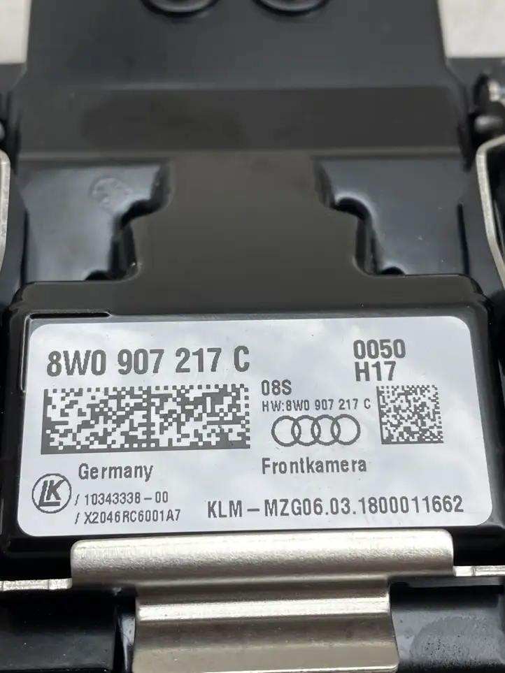 Audi A4 S4 B9 (2015 - 2019) 8W0907217C Камера в лобовом стекле — фото 3