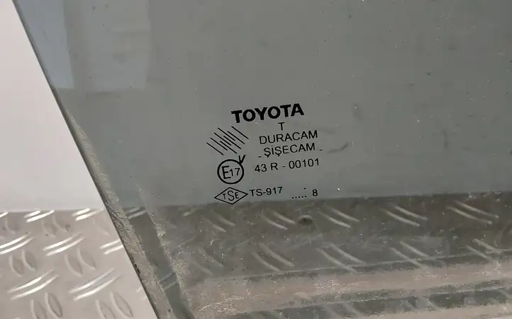 Toyota Corolla Verso AR10 (2004 - 2009) Стекло задней двери — фото 3