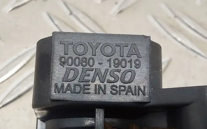 Toyota Corolla Verso AR10 (2004 - 2009) 9008019019 Катушка зажигания — фото 3