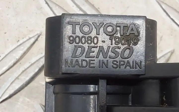 Toyota Corolla Verso AR10 (2004 - 2009) 9008019019 Катушка зажигания — фото 3
