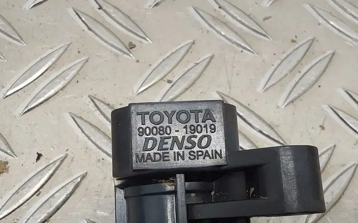 Toyota Corolla Verso AR10 (2004 - 2009) 9008019019 Катушка зажигания — фото 2