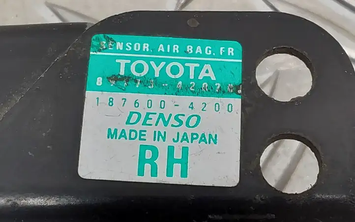 Toyota RAV 4 (XA20) (2000 - 2005) 8917342070 Датчик удара SRS — фото 2