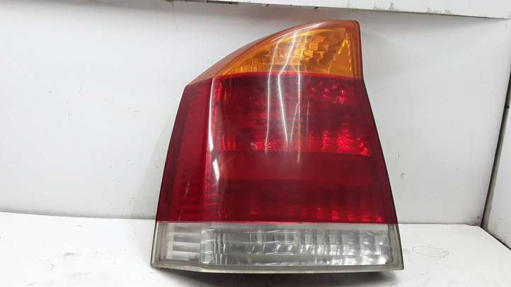 Opel Vectra (2002 - 2005)  13130643 Задний фонарь в кузове