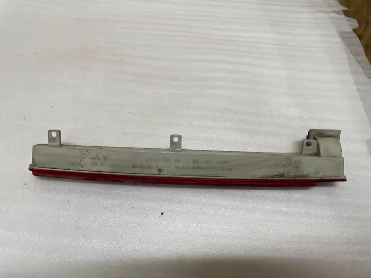 Mercedes-Benz E W211 (2002 - 2009) A2118200256 Дополнительный стоп фонарь — фото 2