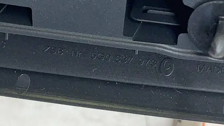 Volkswagen Golf VII (2013 - 2019) 5G0837973C Прочие детали салона — фото 5