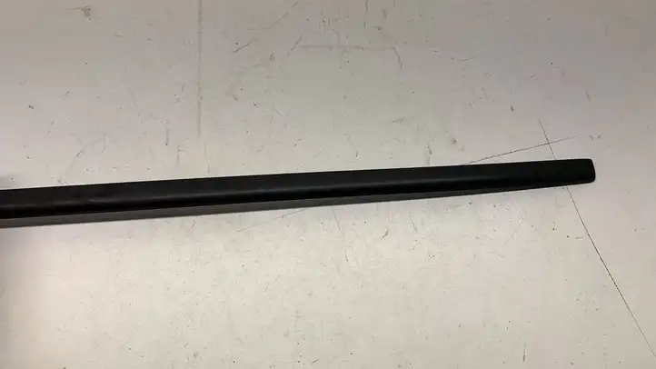 Volkswagen Golf VII (2013 - 2019) 5G0854328B Накладка стоек лобового стекла — фото 4