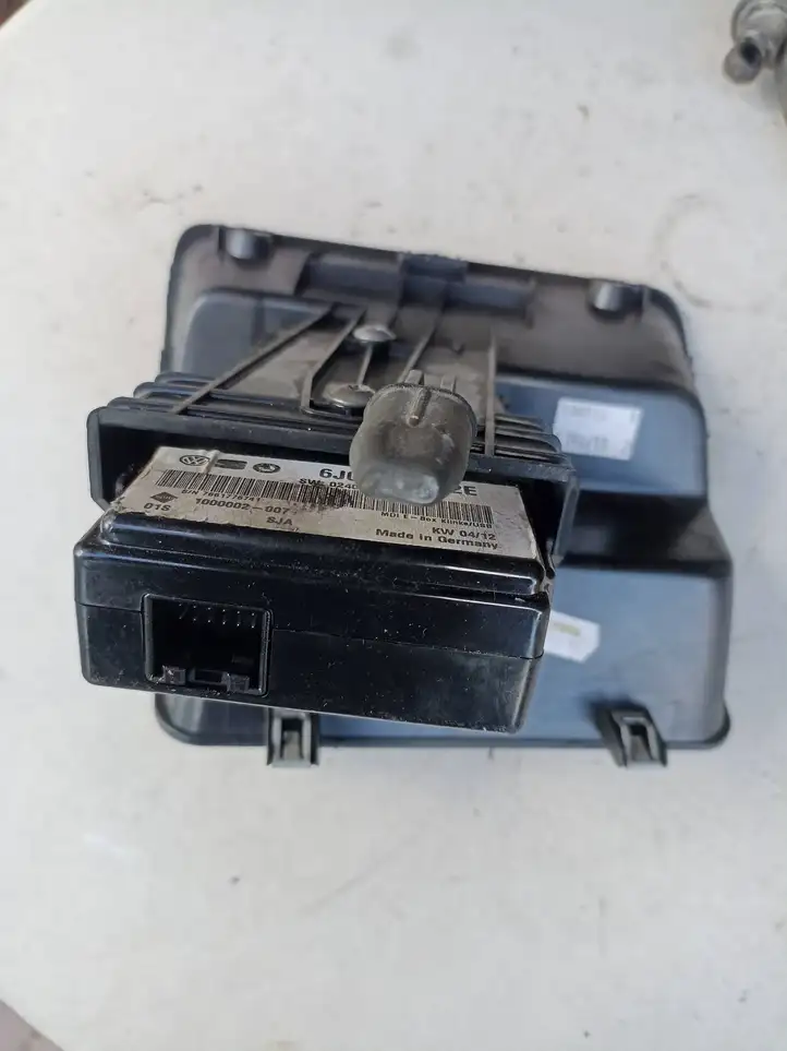 Seat Altea XL (2004 - 2015) 6j0035342e USB модуль — фото 3