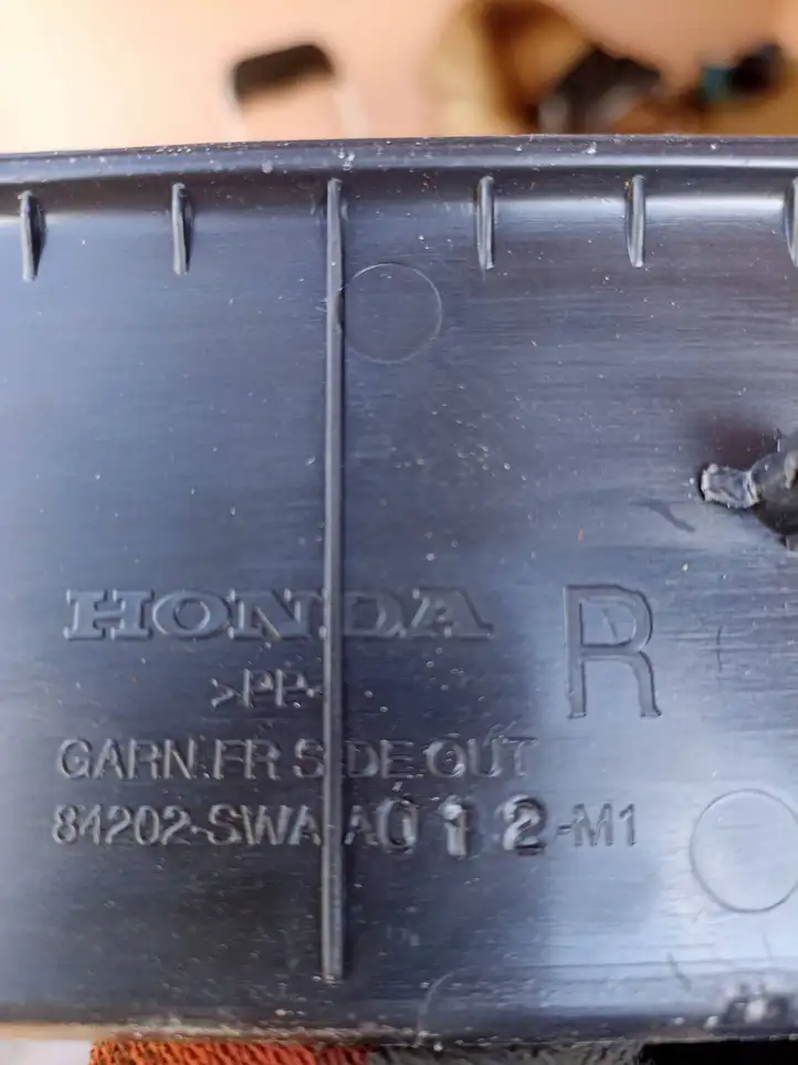 Honda CR-V (2009 - 2012) 84202SWAA Внутренняя отделка переднего порога — фото 3