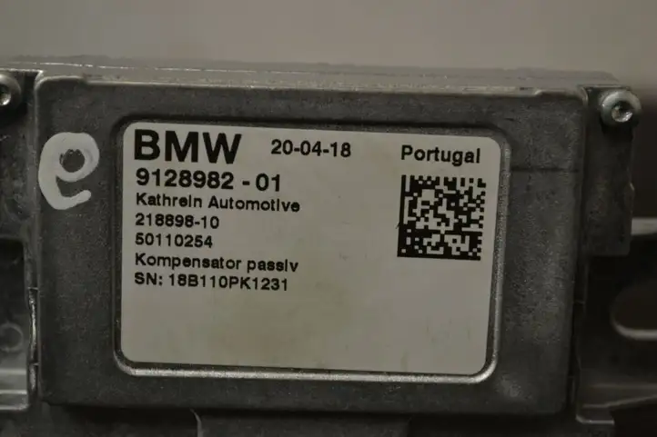 BMW 4 F36 Gran coupe (2014 - 2017) 9128982 Усилитель антенны — фото 2