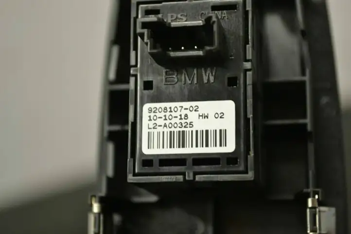 BMW 3 F30 F35 F31 (2012 - 2018) 9208107 Другие включатели / ручки/ переключатели — фото 2