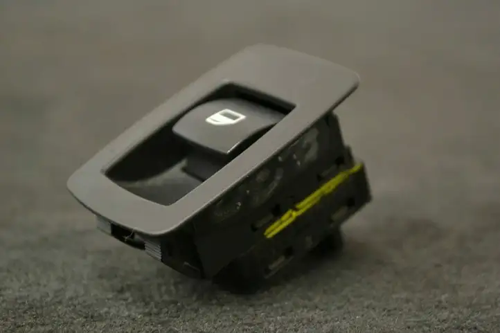 BMW X5 E70 (2006 - 2013) 6945874 Кнопка стеклоподъемников — фото 4