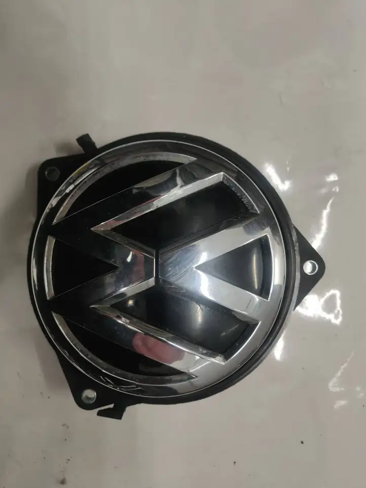 Volkswagen PASSAT B8 (2015 - ) 510827469F0D Ручка крышки багажника — фото 1
