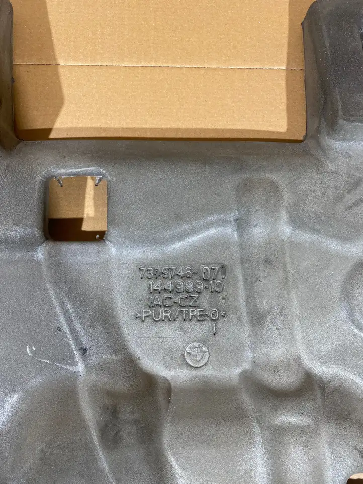 BMW 5 G30 G31 (2016 - ) 7375746 Звукоизоляция панели приборов — фото 2