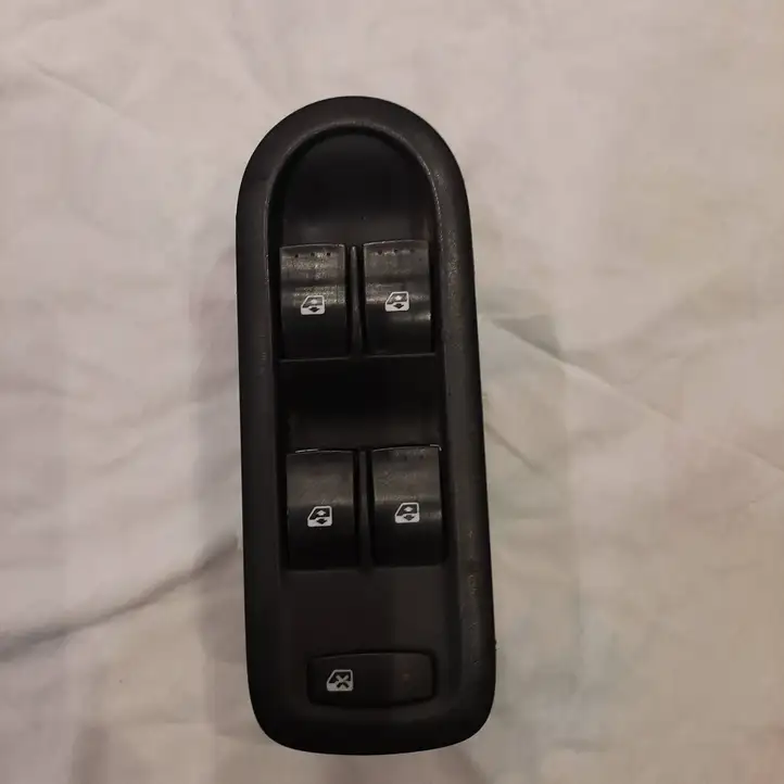 Renault Megane II (2002 - 2005) 025330 Кнопка стеклоподъемников — фото 1