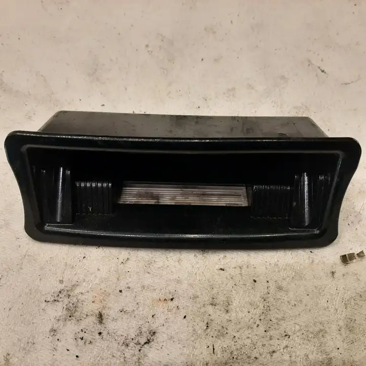 Audi A3/S3 8P (2003 - 2005) 8P0857575 Передняя пепельница — фото 1