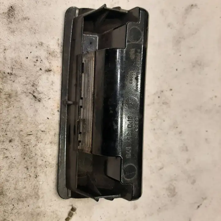 Audi A3/S3 8P (2003 - 2005) 8P0857575 Передняя пепельница — фото 3