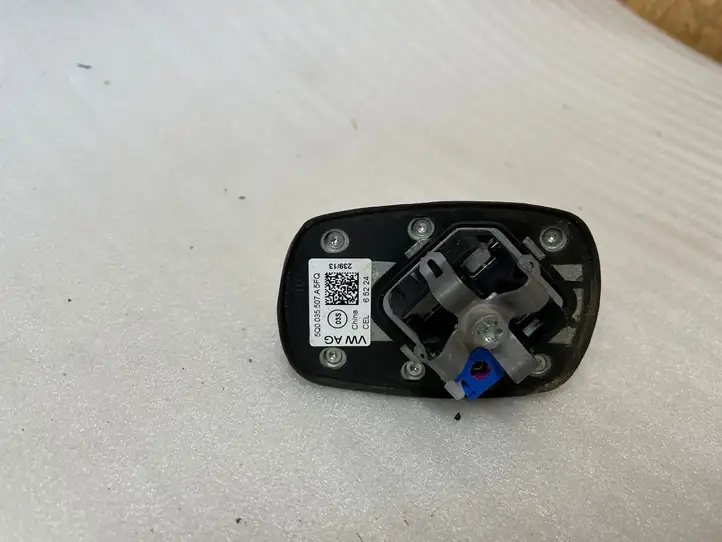Skoda Octavia Mk3 (5E) (2013 - 2019) 5Q0035507A GPS антенна — фото 2