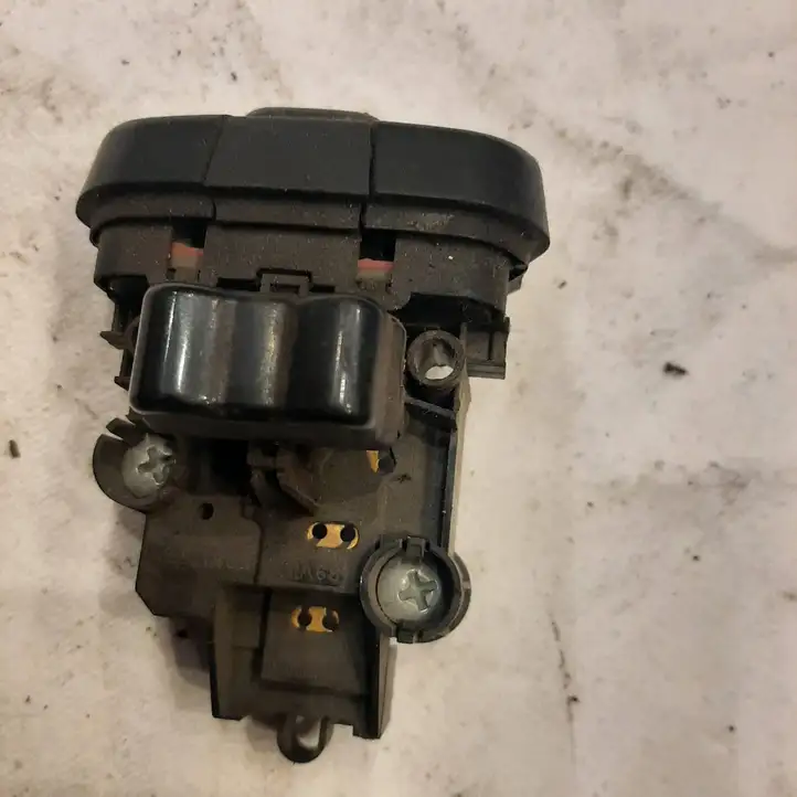 Nissan Almera (2000 - 2006) 54355381P1 Включатель циркуляции воздуха — фото 4