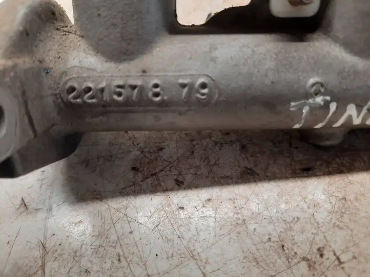 Nissan Almera (2000 - 2006) 22157879 Главный тормозной цилиндр — фото 2