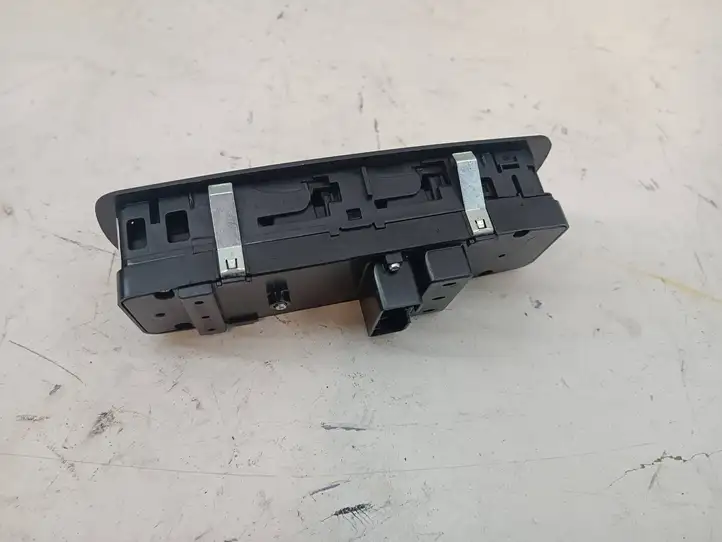 Dodge Ram (2018 - ) 68262253AC Накладка кнопки стеклоподъемника — фото 3