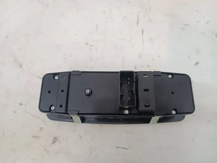 Dodge Ram (2018 - ) 68262253AC Накладка кнопки стеклоподъемника — фото 4