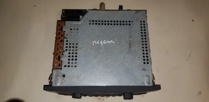 Renault Megane II (2002 - 2005) 8200256140 Магнитола / мультимедийная система — фото 2