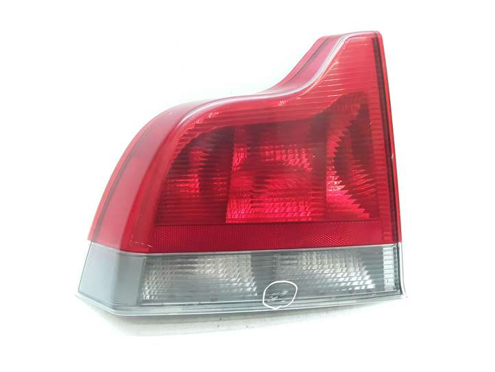 Volvo S60 (2000 - 2004)   Задний фонарь в кузове