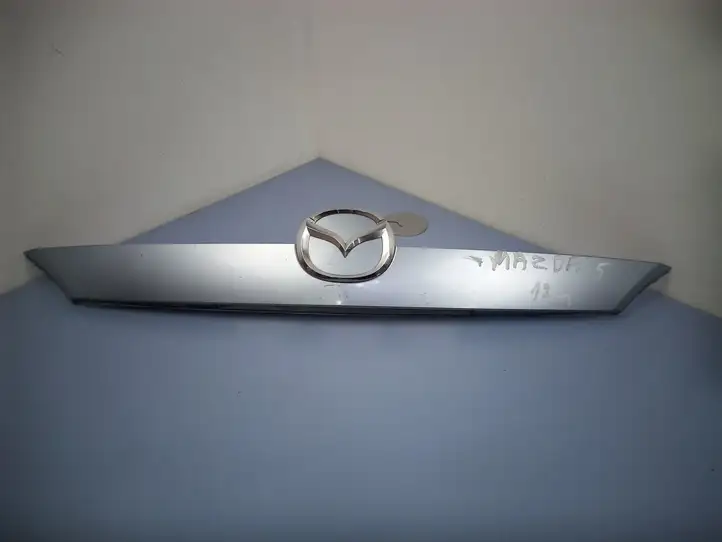 Mazda 5 (2010 - 2016) K3006 Верхняя решетка радиатора — фото 1