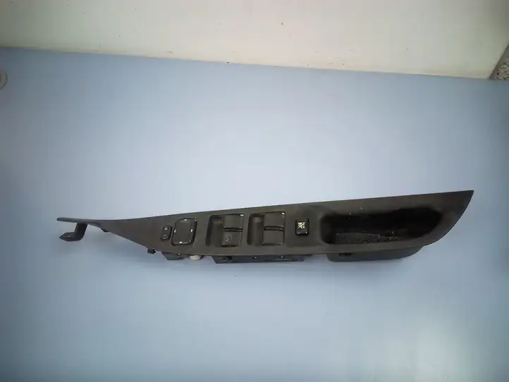 Mazda 6 (2005 - 2007) GJ6A684L6 Кнопка стеклоподъемников — фото 1