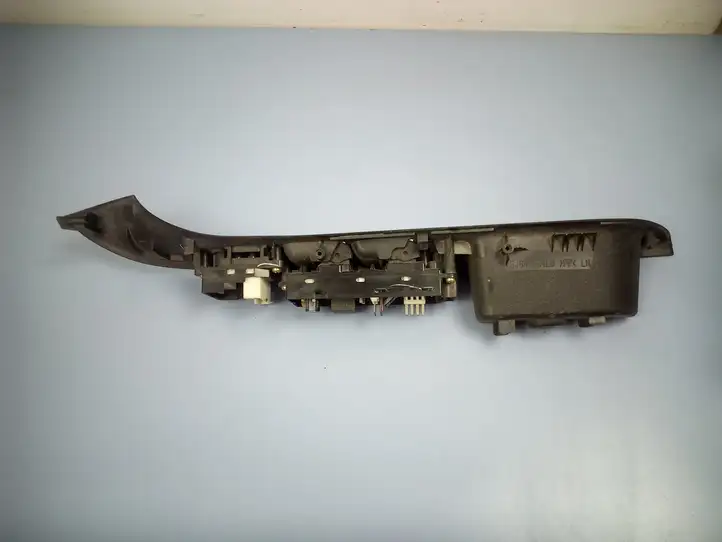 Mazda 6 (2005 - 2007) GJ6A684L6 Кнопка стеклоподъемников — фото 2